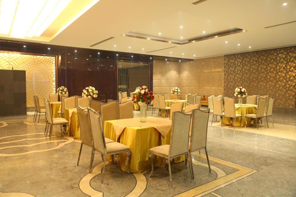 The Grand Village مراد آباد المظهر الخارجي الصورة